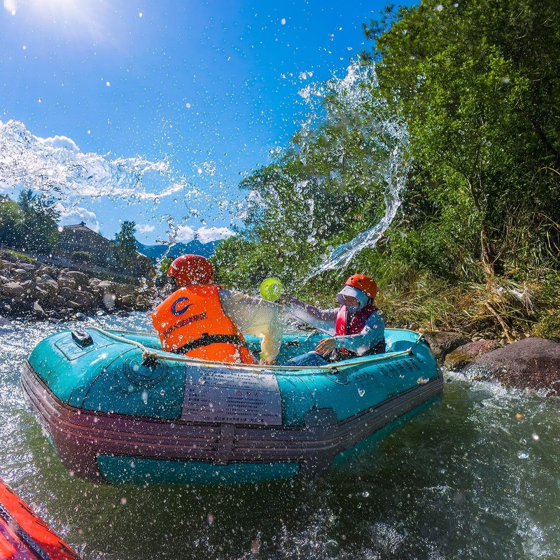 中国广东清远古龙峡-国际（勇猛）赛道全程漂流+云天玻霸+悬崖飞车